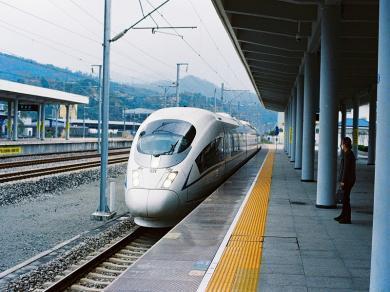 Китай запустил новый поезд ВСМ